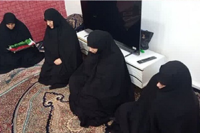 دیدار با خانواده شهید «محمدرضا رستمی نامداری»، از شهدای جنگ رمضان+عکس