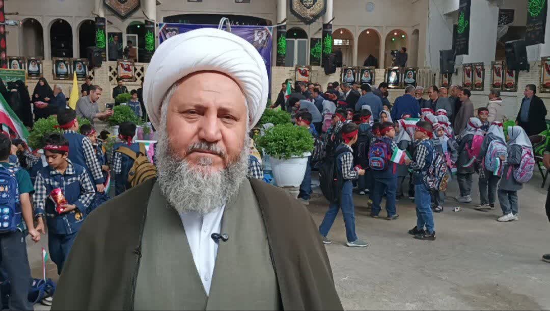 شهداء، الگوی سعادت و ایثار برای دانش‌آموزان هستند