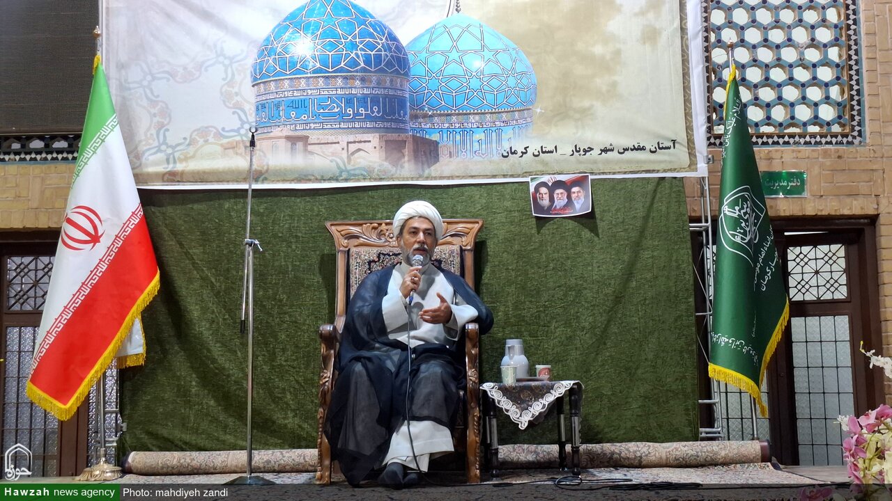 امامزادگان از جلوه‌های نور الهی در زمین هستند