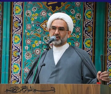 ملت ایران با وحدت و تبعیت از رهبری، از تمام توطئه‌ها عبور می‌کند