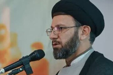 تأکید امام جمعه سلطانیه بر احیای امامزادگان و تبیین جایگاه راهبردی تنگه هرمز  