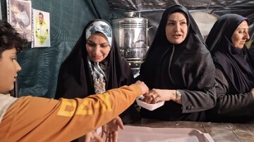 سبقت در عشق و خدمت؛ فریاد رسا و میدان‌داری بانوان کهگیلویه و بویراحمد در پنجاه‌و چهارمین شب موکب شهدا