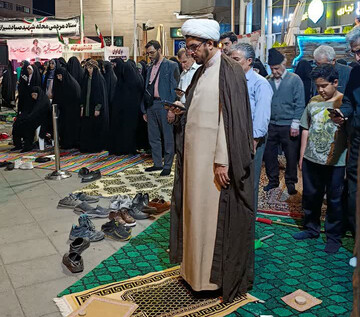 برگزاری آیین معنوی نماز استغاثه به امام زمان(عج) در محلات مشهد مقدس