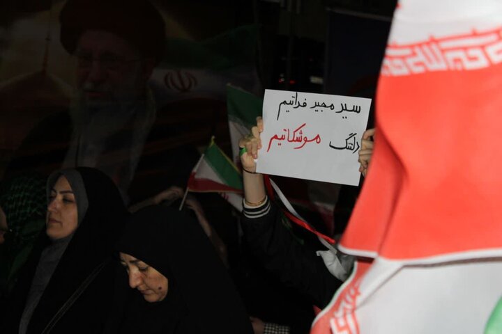 تصاویر/ پنجاه و چهار شب متوالی؛ مردم شهرستان ماکو  پای کار نظام و انقلاب