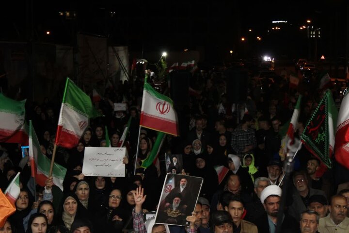 تصاویر/ پنجاه و چهار شب متوالی؛ مردم شهرستان ماکو  پای کار نظام و انقلاب