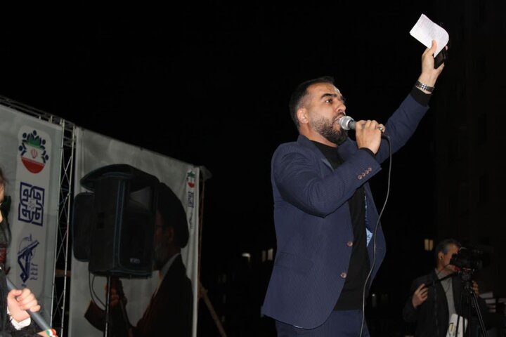 تصاویر/ پنجاه و چهار شب متوالی؛ مردم شهرستان ماکو  پای کار نظام و انقلاب