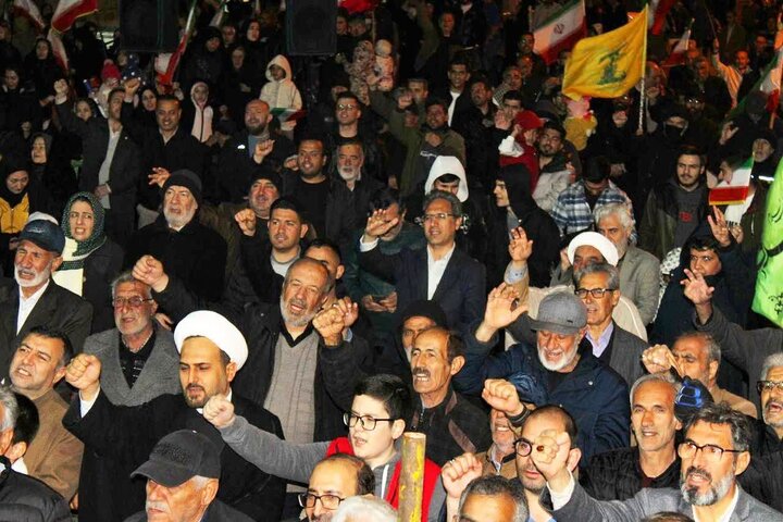 تصاویر/ پنجاه و چهار شب متوالی؛ مردم شهرستان ماکو  پای کار نظام و انقلاب