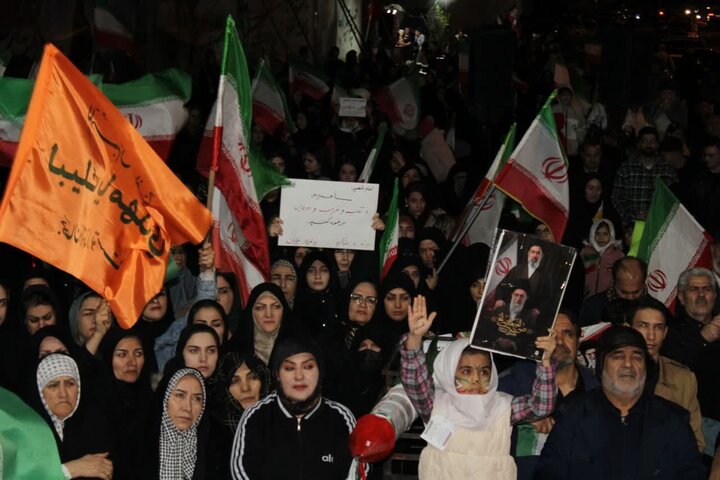 تصاویر/ پنجاه و چهار شب متوالی؛ مردم شهرستان ماکو  پای کار نظام و انقلاب