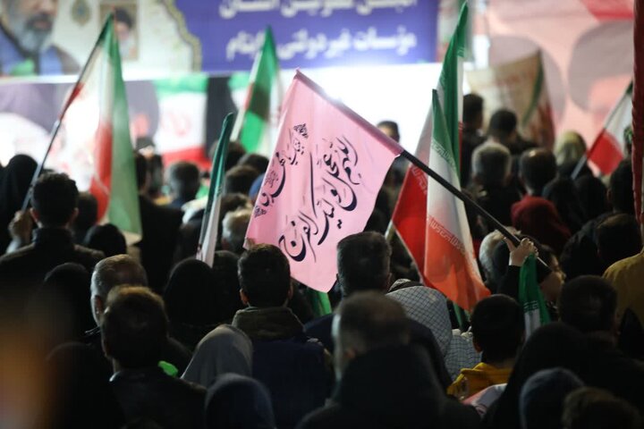 تصاویر/  پنجاه و چهارمین شب؛ تجمع مردمی شهرستان ارومیه در محکومیت جنایات دشمنان و خونخواهی رهبر شهید