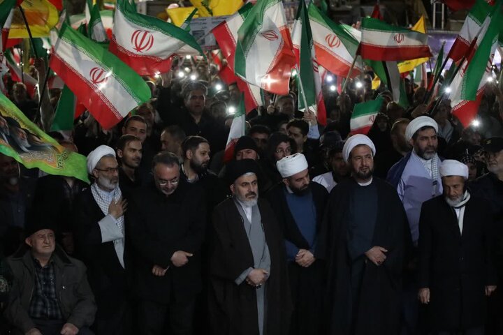 تصاویر/  پنجاه و چهارمین شب؛ تجمع مردمی شهرستان ارومیه در محکومیت جنایات دشمنان و خونخواهی رهبر شهید
