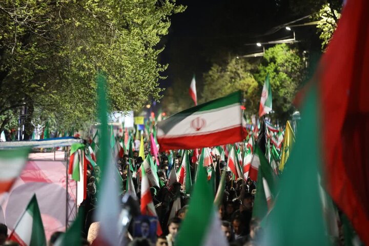 تصاویر/  پنجاه و چهارمین شب؛ تجمع مردمی شهرستان ارومیه در محکومیت جنایات دشمنان و خونخواهی رهبر شهید