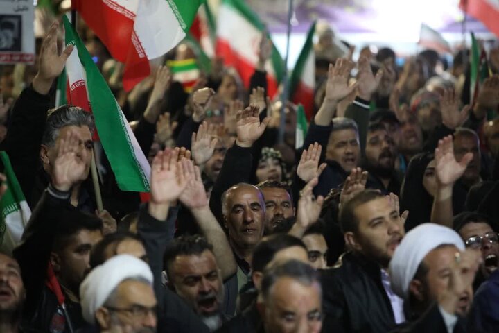 تصاویر/  پنجاه و چهارمین شب؛ تجمع مردمی شهرستان ارومیه در محکومیت جنایات دشمنان و خونخواهی رهبر شهید