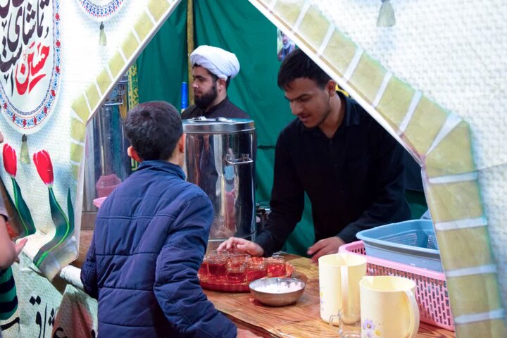 تصاویر| تجمع خود جوش شبانه مردمی در شب پنجاه و چهارم از جنگ رمضان در آران و بیدگل