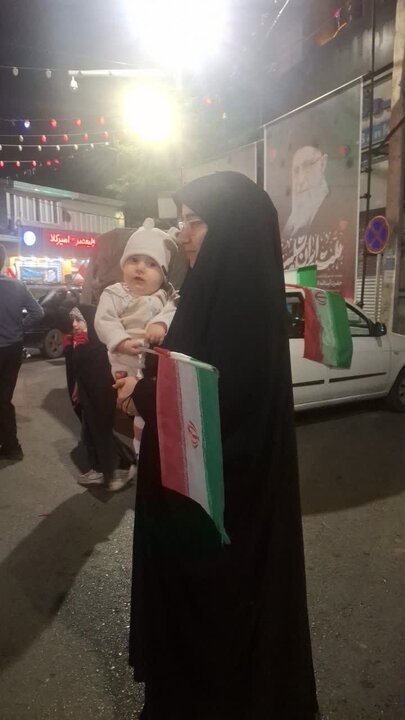تصاویر/ پرچم گردانی مردم محله ابن سینای امیرکلا
