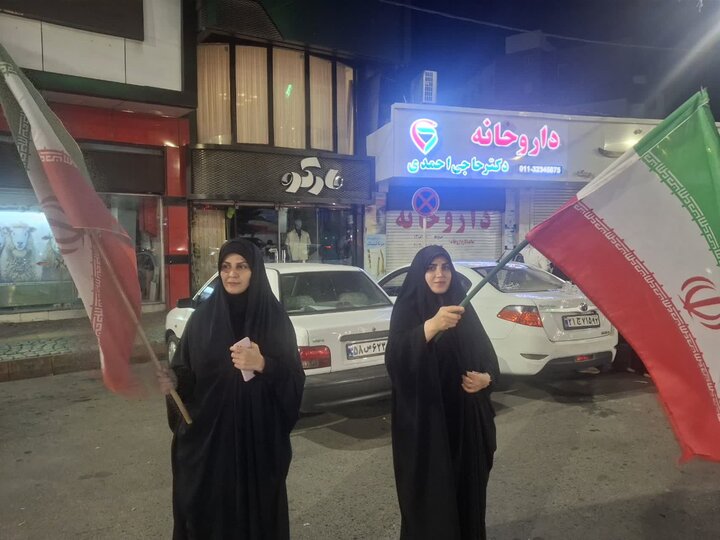 تصاویر/ پرچم گردانی مردم محله ابن سینای امیرکلا