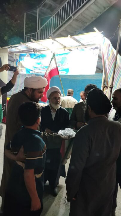 تصاویر/ خدمت رسانی موکب «ستاد پشتیبانی فرهنگی جبهه مقاومت بخش لاله آباد» در شهر زرگر در سوم اردیبهشت
