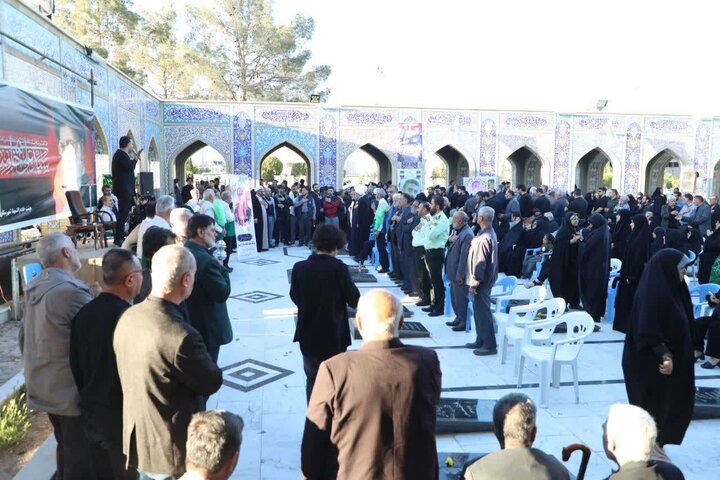 تصاویر / ادای احترام به مقام شامخ شهدای والامقام محمد قدرتی، امیر حداد و مهدی علی‌میرزایی در دامغان