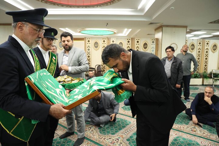 تصاویر/ دیدار خادمان آستان مقدس حضرت معصومه(س) با کارکنان بنیاد شهید و امور ایثارگران
