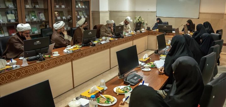 دومین نشست از سلسله نشست‌های «نقش اجتماعی زنان»