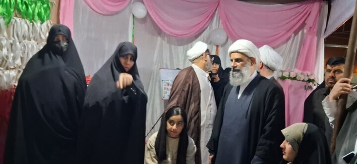 بازدید مدیر حوزه های علمیه خواهران از موکب خواهران طلبه در کنگان