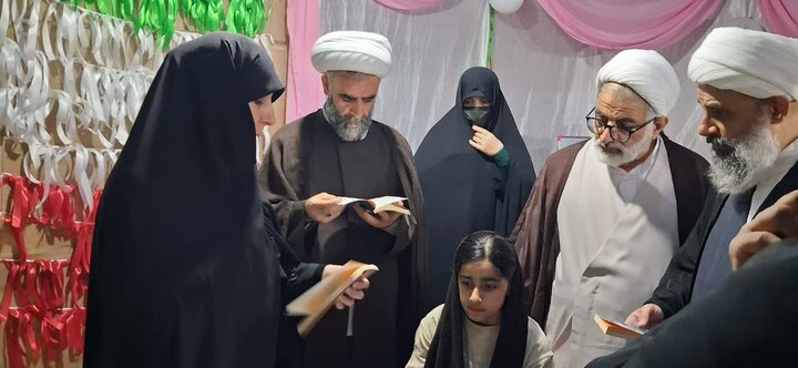 بازدید مدیر حوزه های علمیه خواهران از موکب خواهران طلبه در کنگان
