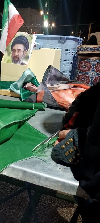 تصاویر/فعالیت طلاب مدرسه علمیه کوثر زرندیه در موکب جنگ رمضان