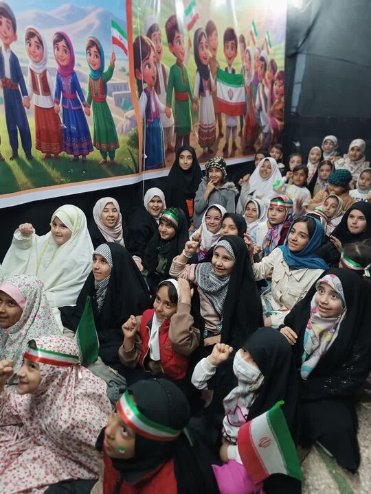 تصاویر/فعالیت طلاب مدرسه علمیه کوثر زرندیه در موکب جنگ رمضان