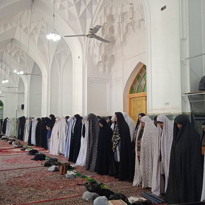 تصاویر/ اقامه نمازجمعه شهر بردسیر