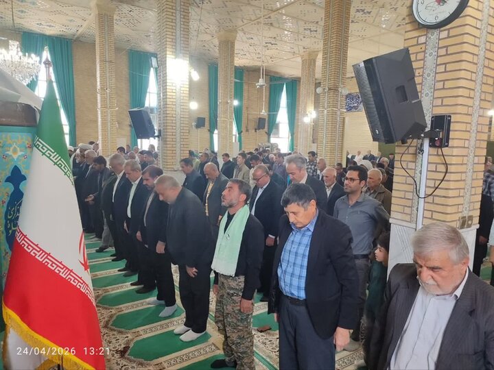 تصاویر/اقامه نماز عبادی سیاسی جمعه در زرندیه