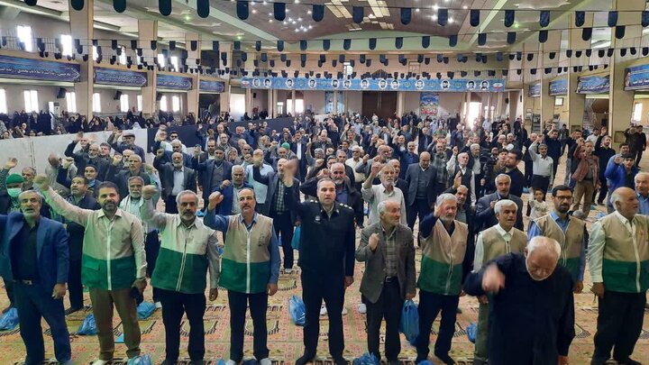 تصاویر/اقامه نماز عبادی سیاسی جمعه در خمین