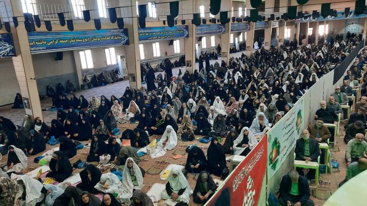 تصاویر/اقامه نماز عبادی سیاسی جمعه در خمین