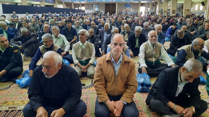تصاویر/اقامه نماز عبادی سیاسی جمعه در خمین