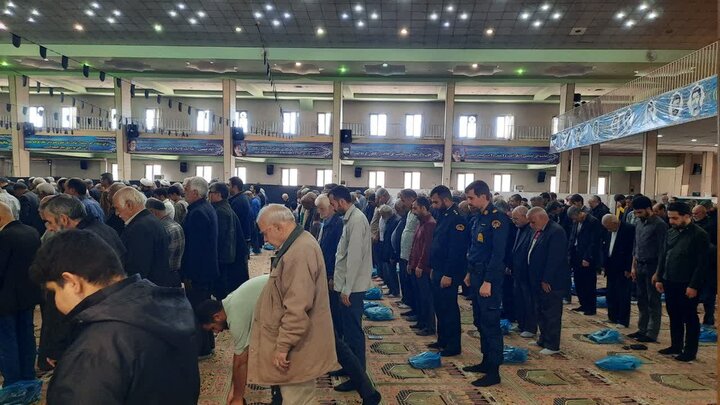 تصاویر/اقامه نماز عبادی سیاسی جمعه در خمین