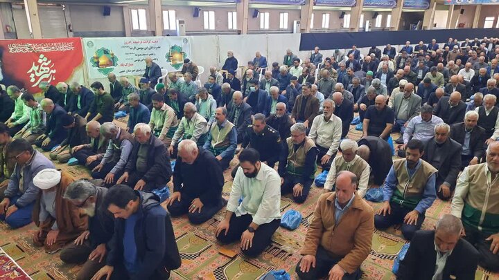 تصاویر/اقامه نماز عبادی سیاسی جمعه در خمین