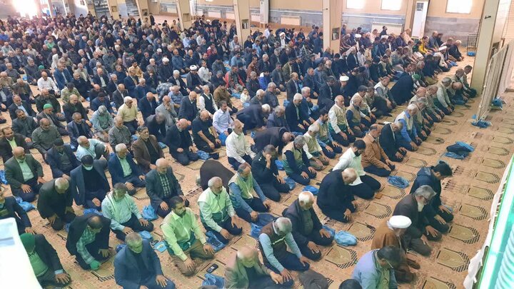 تصاویر/اقامه نماز عبادی سیاسی جمعه در خمین