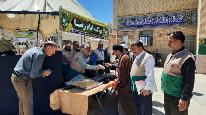 تصاویر/برپایی موکب امام رضا توسط خادمین آستان قدس رضوی در خمین