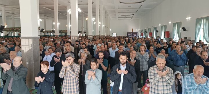 تصاویر/اقامه نماز عبادی سیاسی جمعه در ساوه