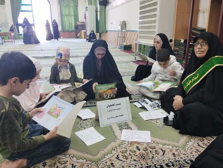 تصاویر/ انجام خدمات عمومی به شرکت کنندگان در نماز جمعه نوشهر