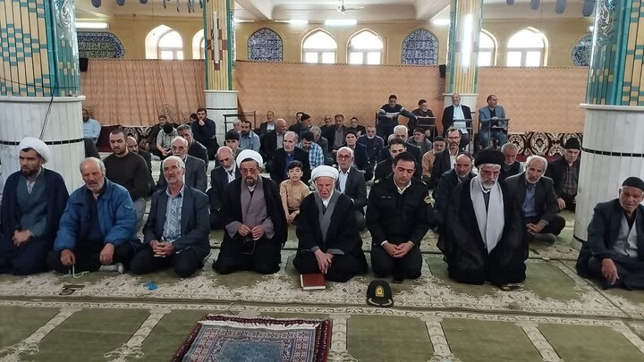 تصاویر/ اقامه نماز جمعه هیدج