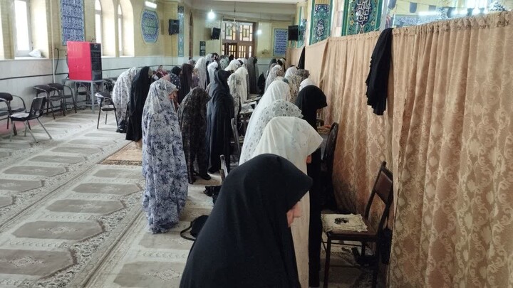 تصاویر/ اقامه نماز جمعه هیدج