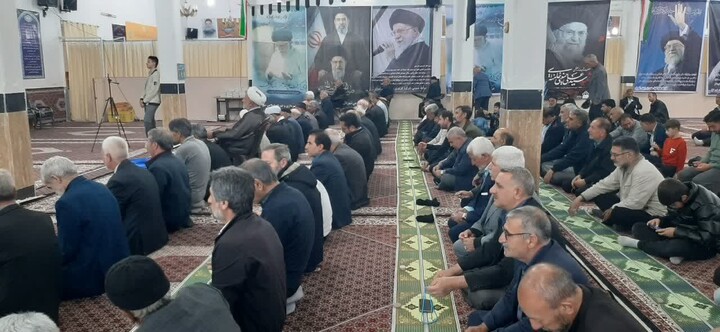 تصاویر/ اقامه نماز جمعه دندی