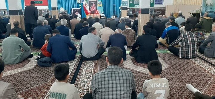 تصاویر/ اقامه نماز جمعه دندی
