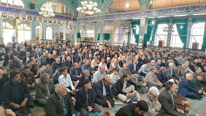 تصاویر/ اقامه نماز جمعه میانه