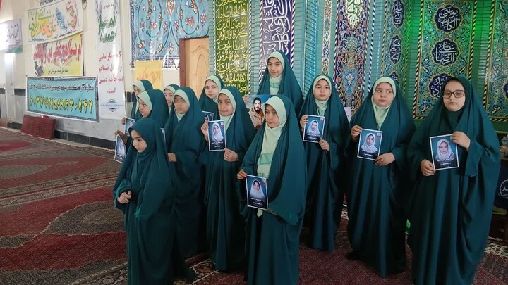 تصاویر / اقامه نماز جمعه در بهار