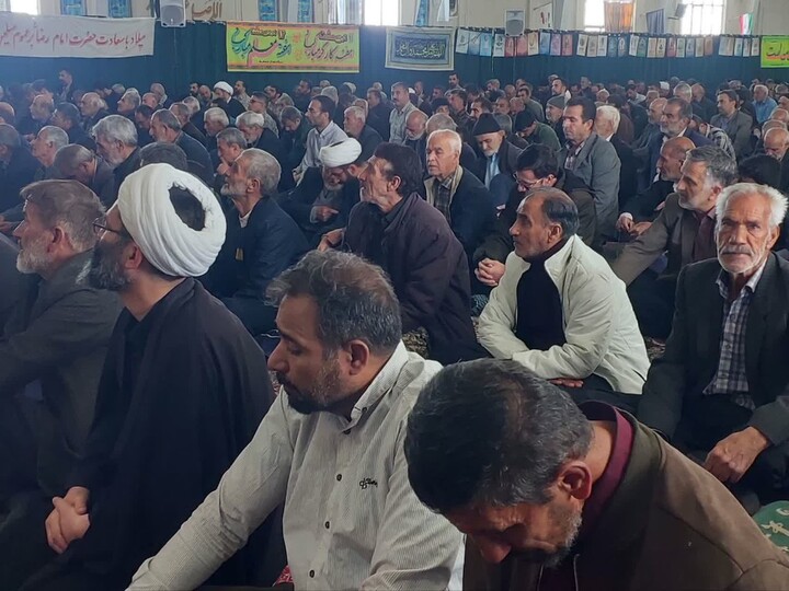 تصاویر / اقامه نماز جمعه در بهار