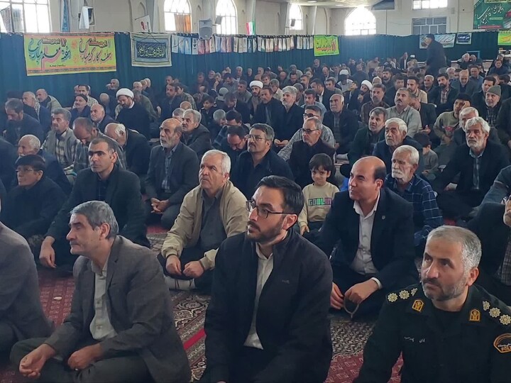 تصاویر / اقامه نماز جمعه در بهار