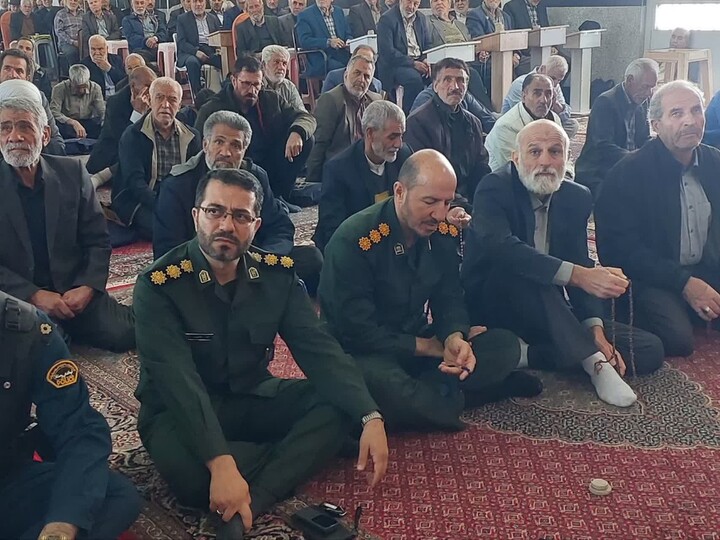 تصاویر / اقامه نماز جمعه در بهار