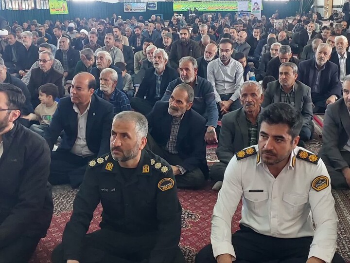 تصاویر / اقامه نماز جمعه در بهار