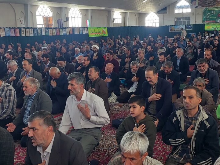 تصاویر / اقامه نماز جمعه در بهار