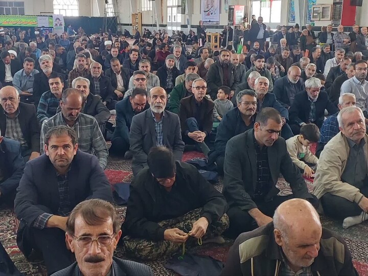 تصاویر / اقامه نماز جمعه در بهار